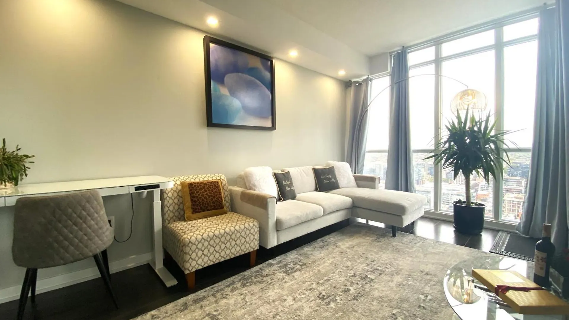 Tvhr - Luxury Condos In Heart Of Downtown Toronto Canada