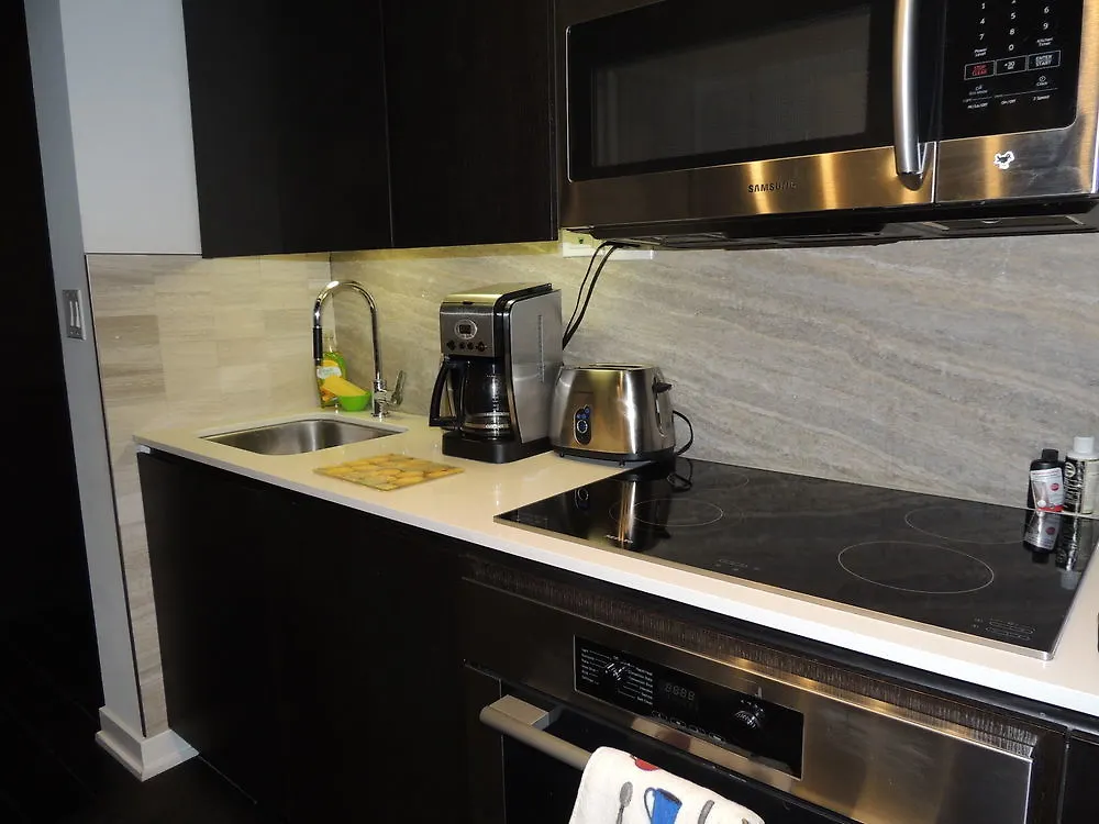 Tvhr - Luxury Condos In Heart Of Downtown Toronto Apartment