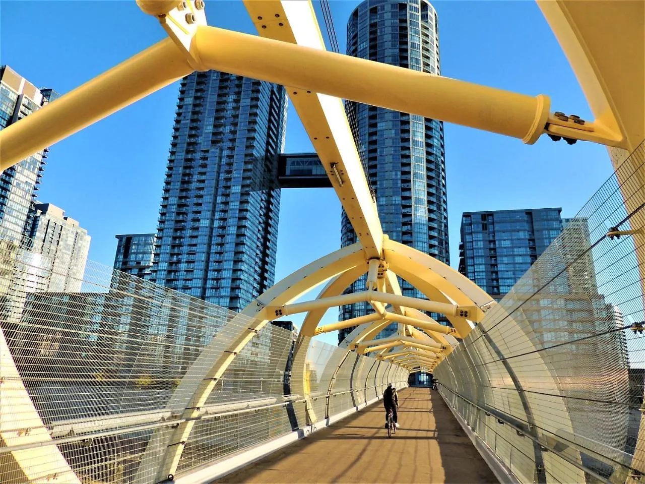 Apartment Tvhr - Luxury Condos In Heart Of Downtown Toronto