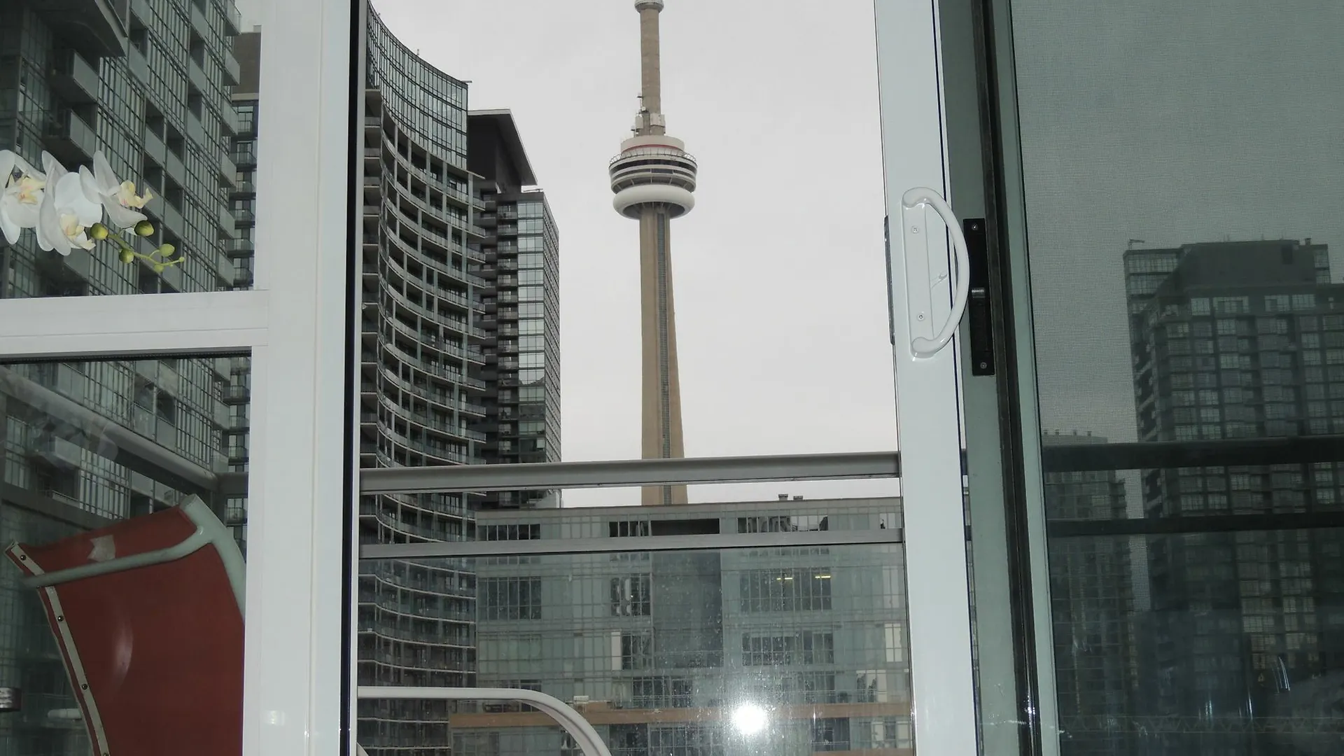Apartment Tvhr - Luxury Condos In Heart Of Downtown Toronto