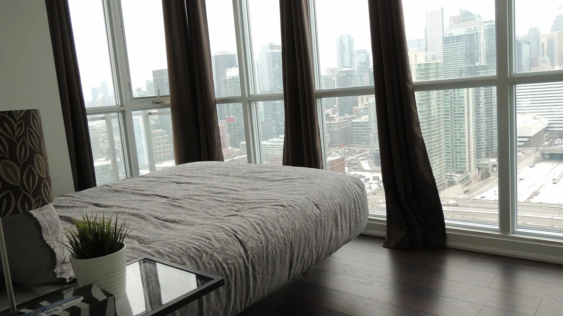 Apartment Tvhr - Luxury Condos In Heart Of Downtown Toronto