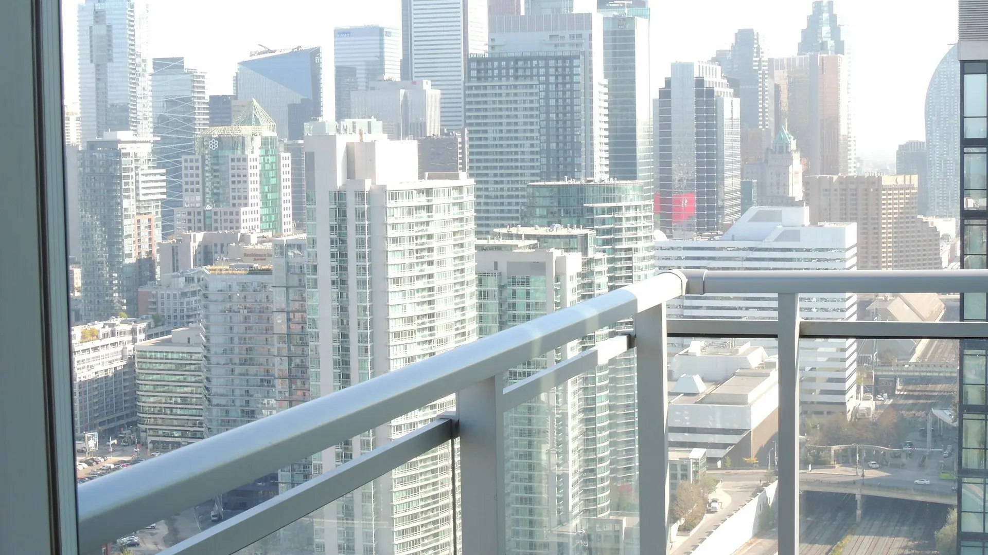 Apartment Tvhr - Luxury Condos In Heart Of Downtown Toronto