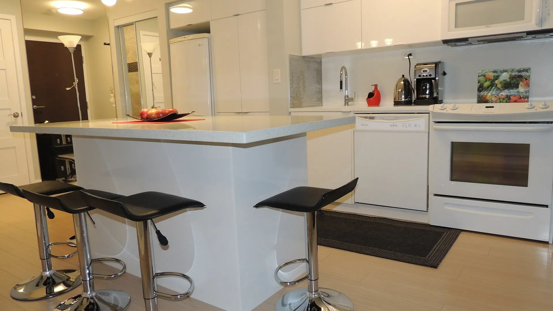 Tvhr - Luxury Condos In Heart Of Downtown Toronto Apartment
