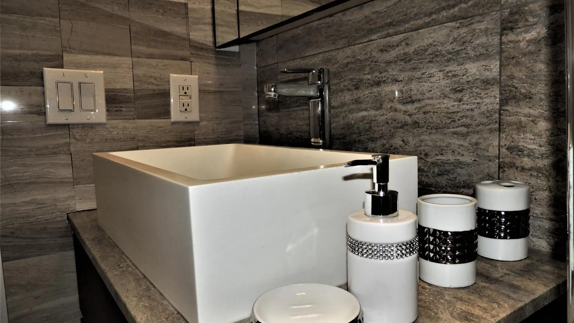 Tvhr - Luxury Condos In Heart Of Downtown Toronto Canadá